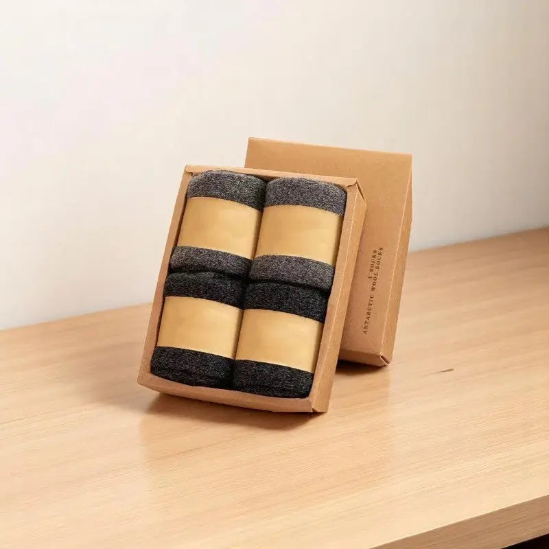 Ensemble de chaussettes polaires pour homme en coloris foncé.