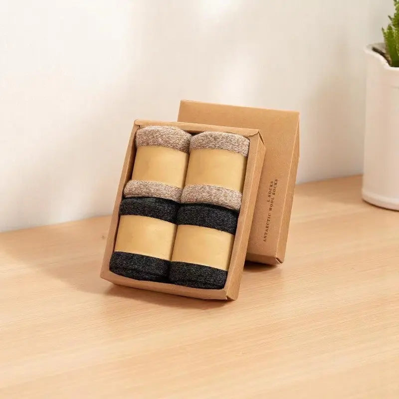 Lot de chaussettes chaudes pour homme en mélange de couleurs naturelles.