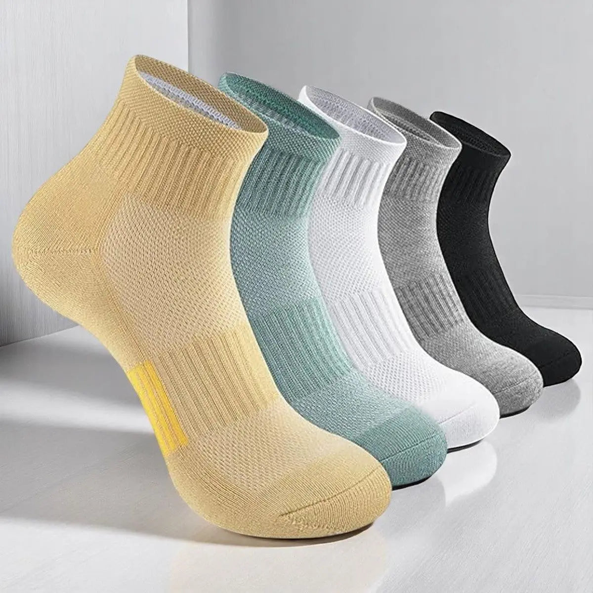 Chaussettes respirantes pour femme aux tons doux, conçues pour garder les pieds frais toute la journée.