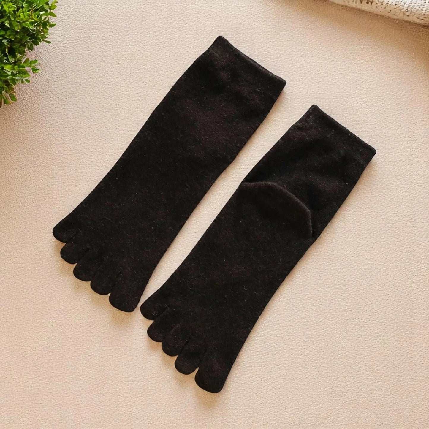 Chaussettes café noires à 5 doigts pour homme – élégantes, respirantes et parfaites au quotidien.