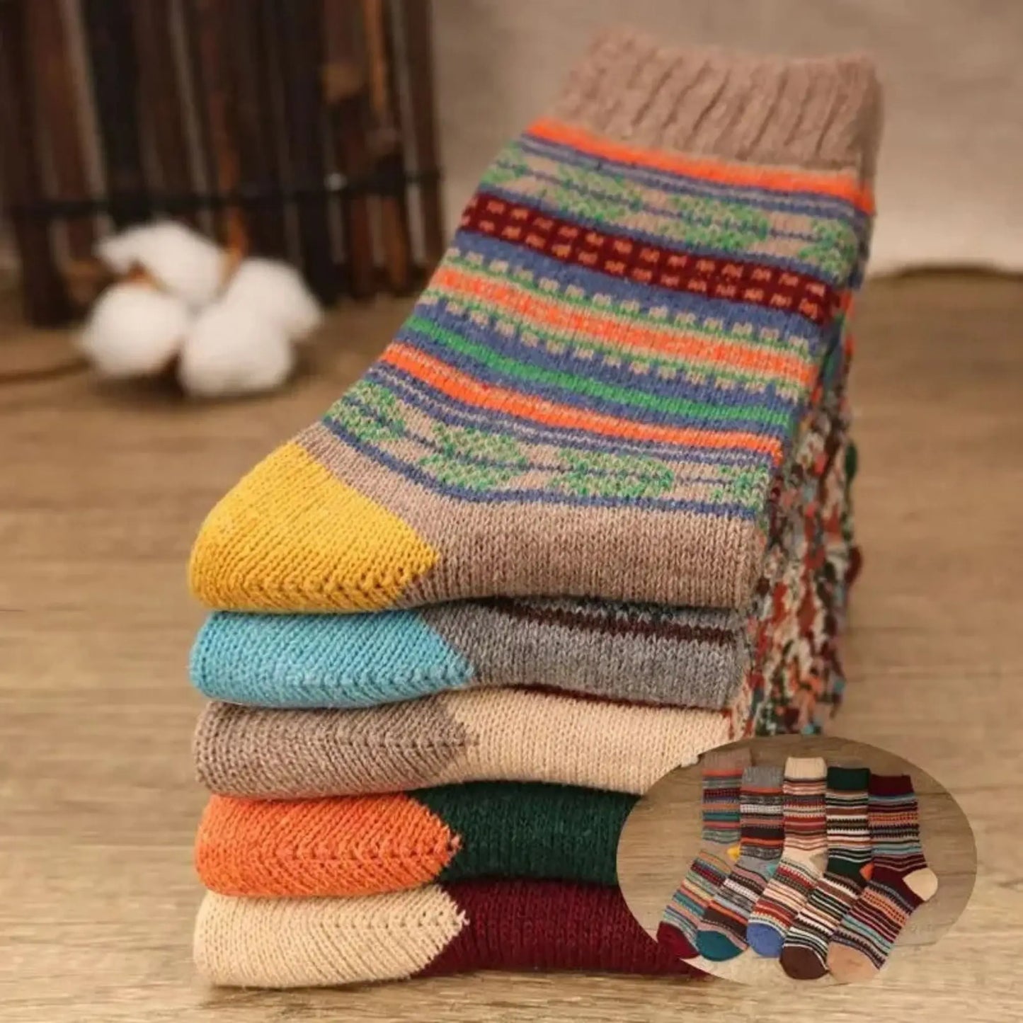 Chaussettes en laine multicolores au design ethnique pour homme, confortables et chaudes.