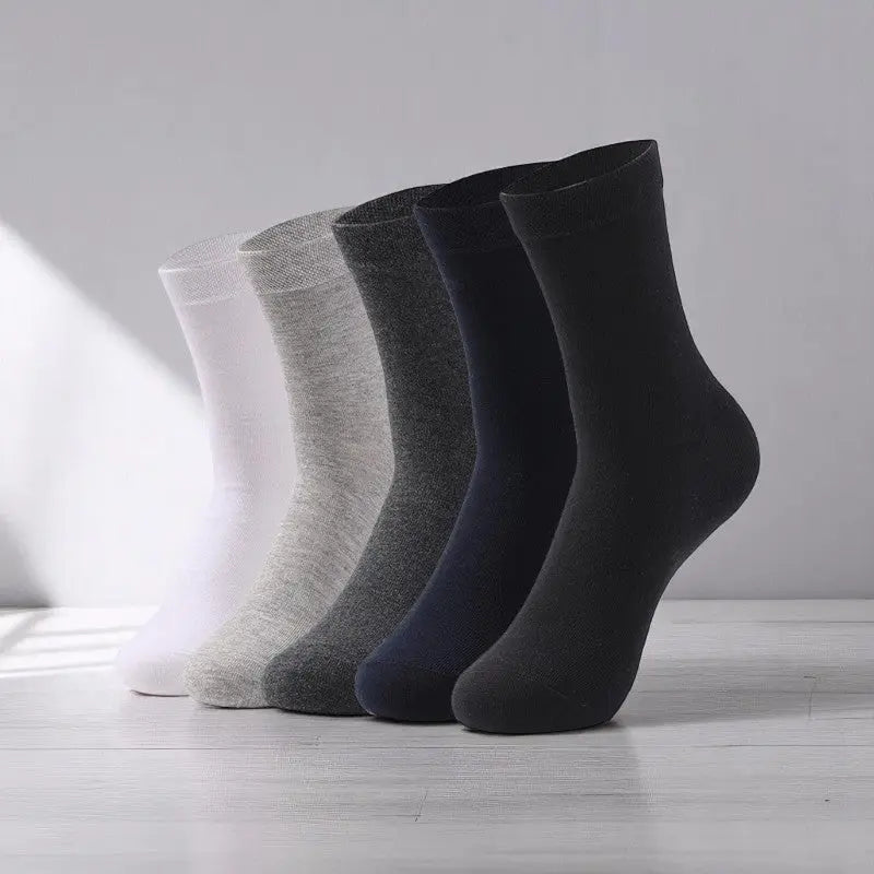 Sélection de 5 chaussettes neutres pour femme, pratiques et discrètes au quotidien.