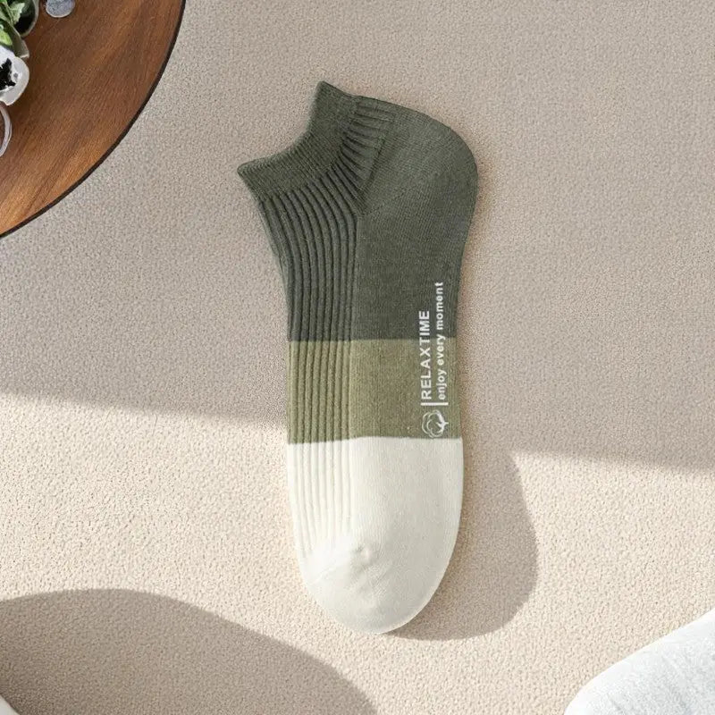 Socquettes vert kaki pour homme.