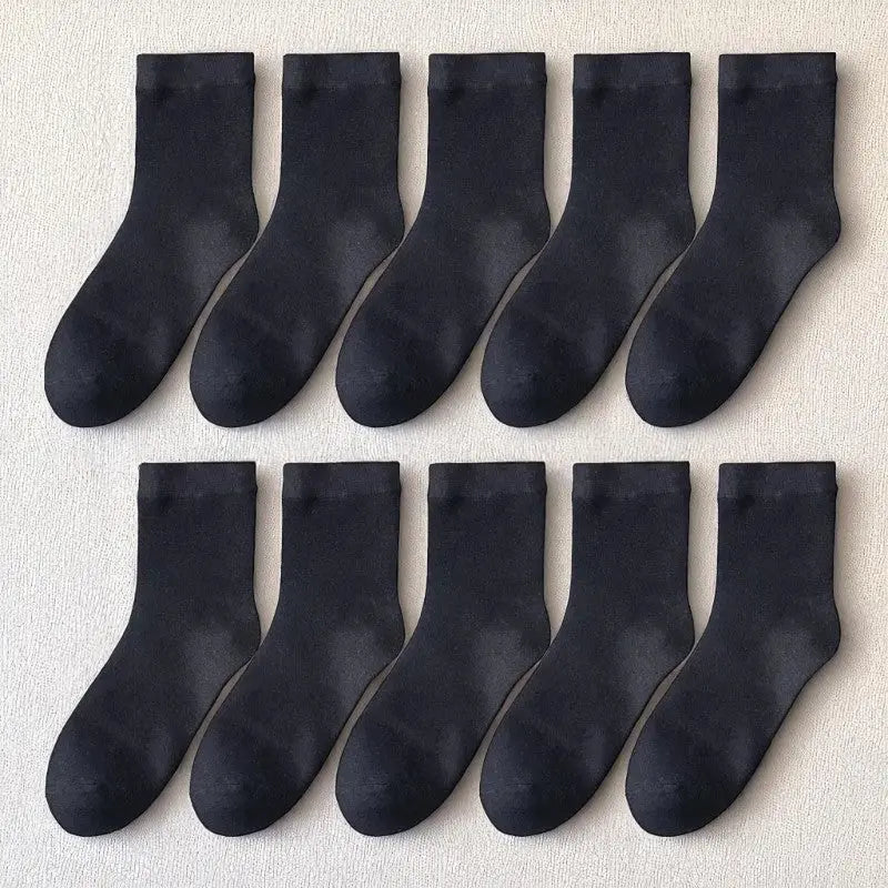 Lot de 10 paires de chaussettes bambou noires pour femme, douces et respirantes.