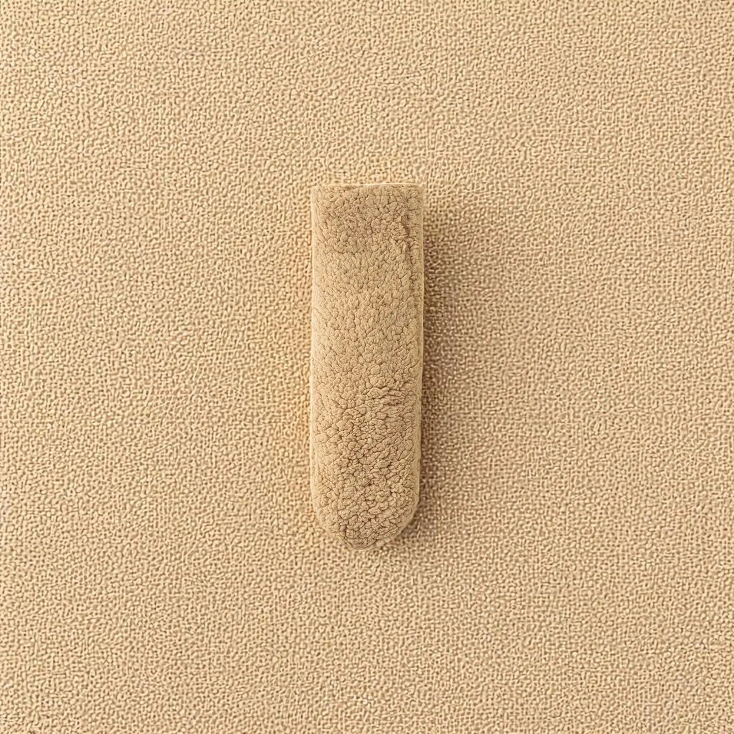 Chaussettes d’intérieur beige clair pour homme style cocooning.