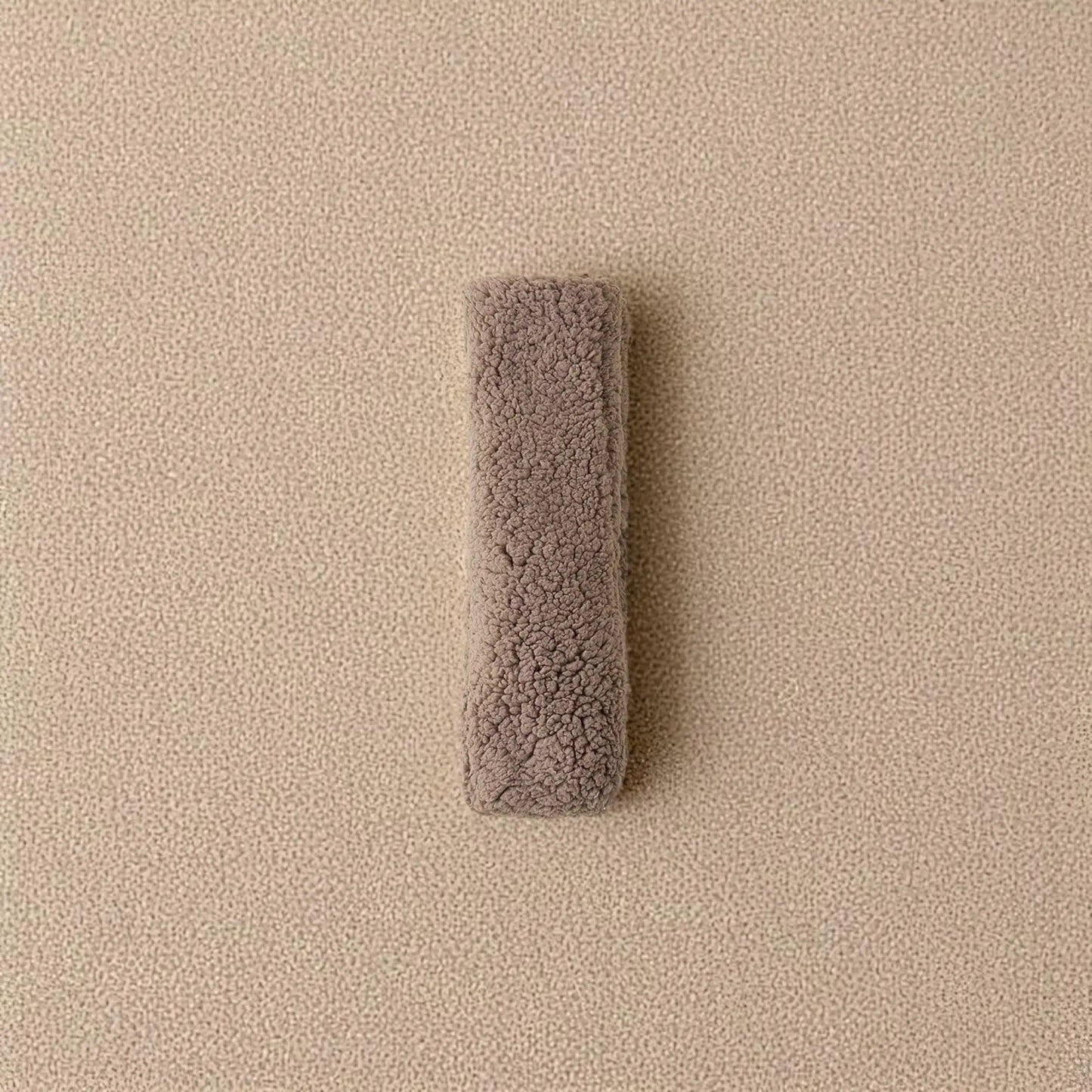 Chaussettes chaussons polaire brun taupe pour homme.