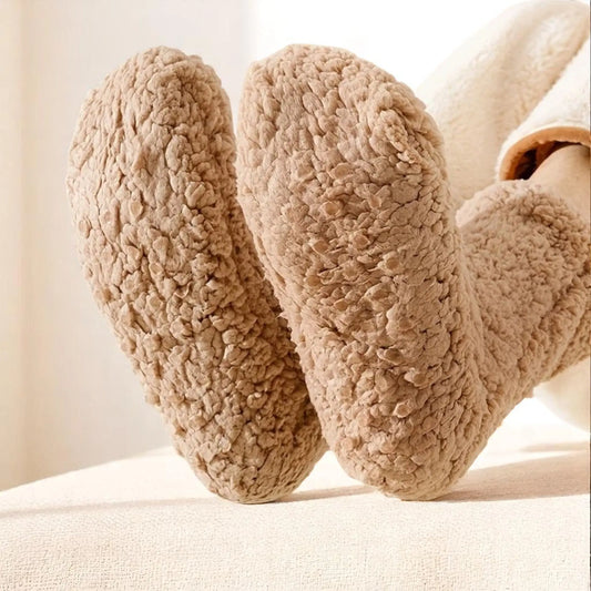 Chaussettes d’intérieur hivernales homme en tissu ultra doux.