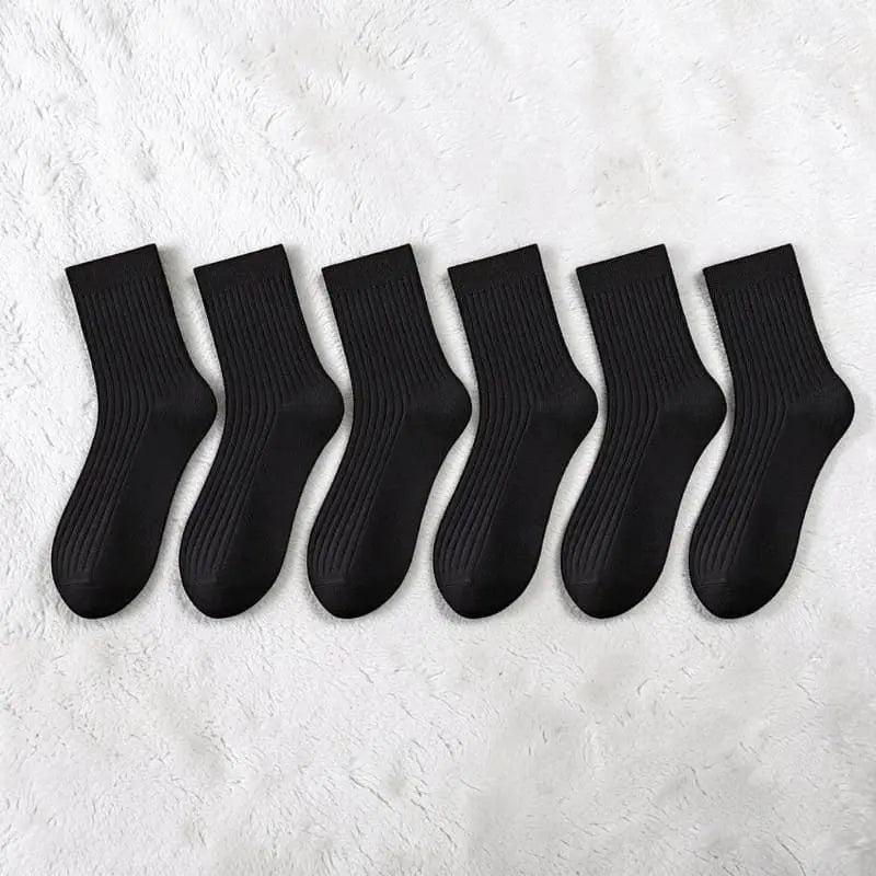 Chaussettes coton homme noires classiques confortables et discrètes pour un usage quotidien.
