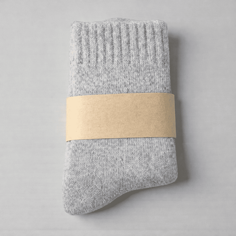 Chaussette laine enfant bordeaux douce et isolante.