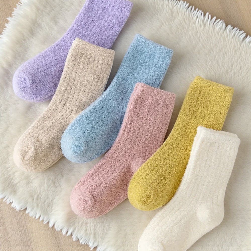 Chaussette polaire enfant épaisse et moelleuse offrant un confort optimal par temps froid.