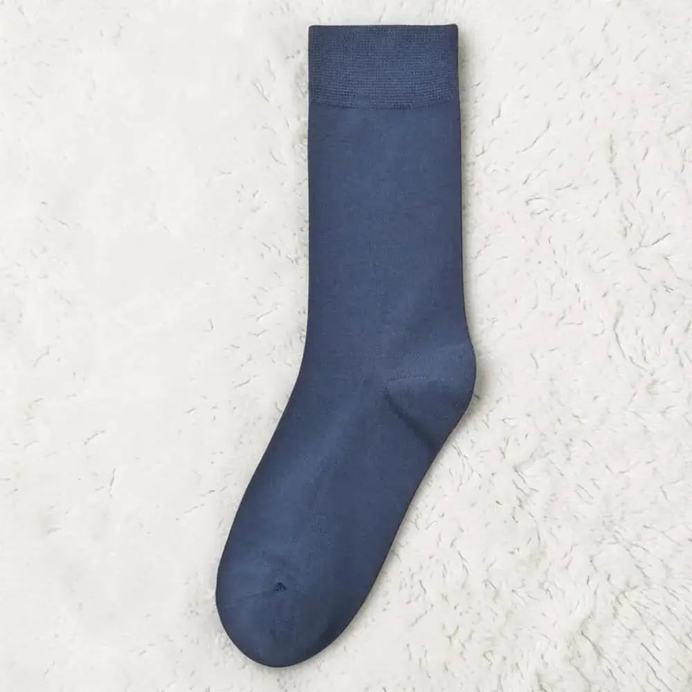 Chaussette sans couture bleue élégante et confortable au quotidien.