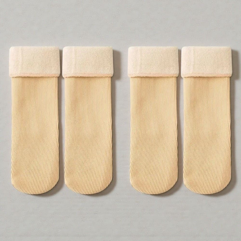 Chaussette sans couture enfant beige, texture lisse et agréable à porter.