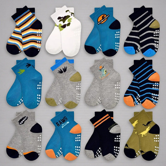 Collection de chaussettes antidérapantes enfant, designs variés et semelle antiglisse.