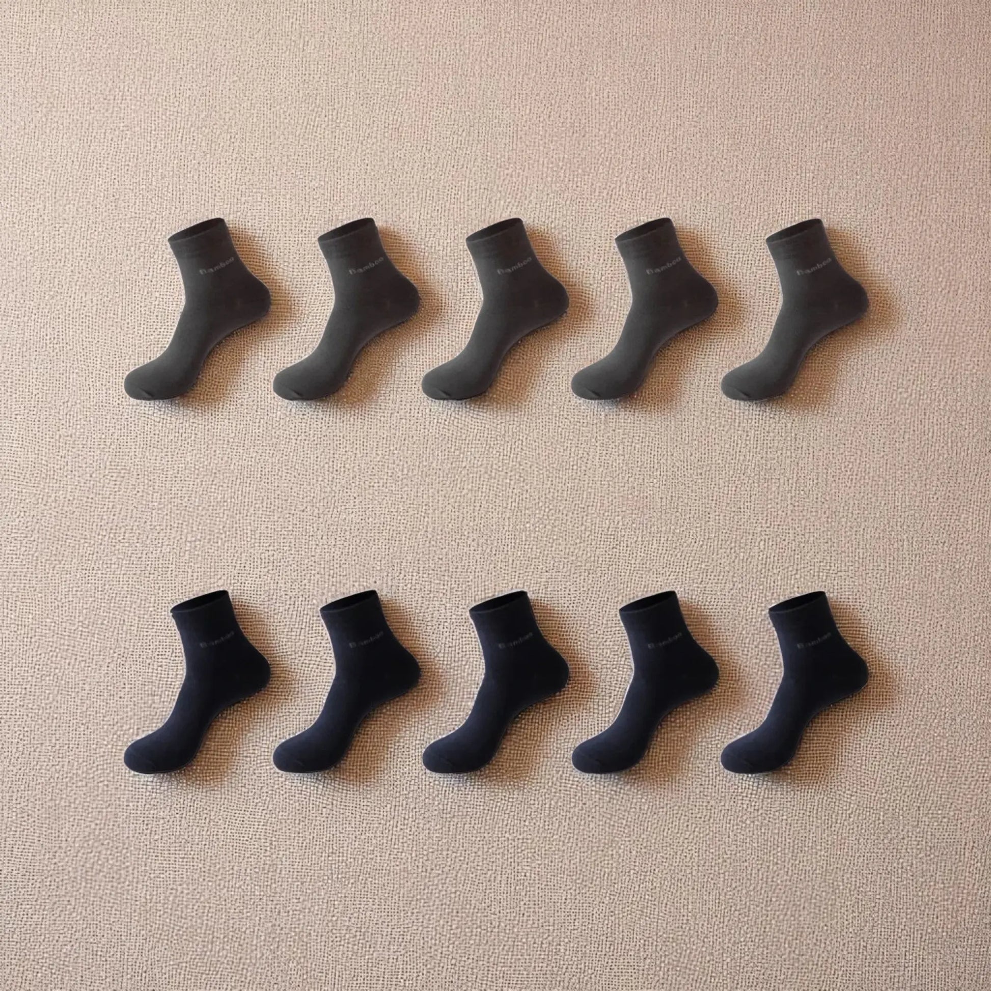 Lot de chaussettes en fibre de bambou gris anthracite et noir pour homme confort respirant.