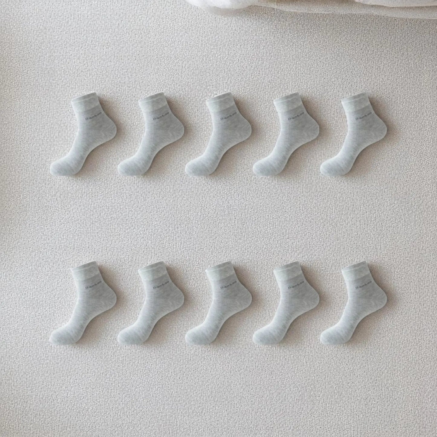 Ensemble chaussettes en bambou gris clair pour homme confort au quotidien.