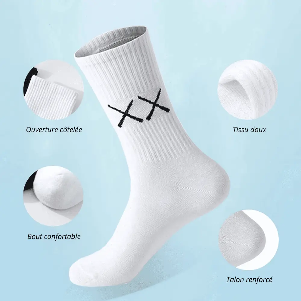 Chaussette blanche homme avec ouverture côtelée, bout confortable, talon renforcé et tissu doux.