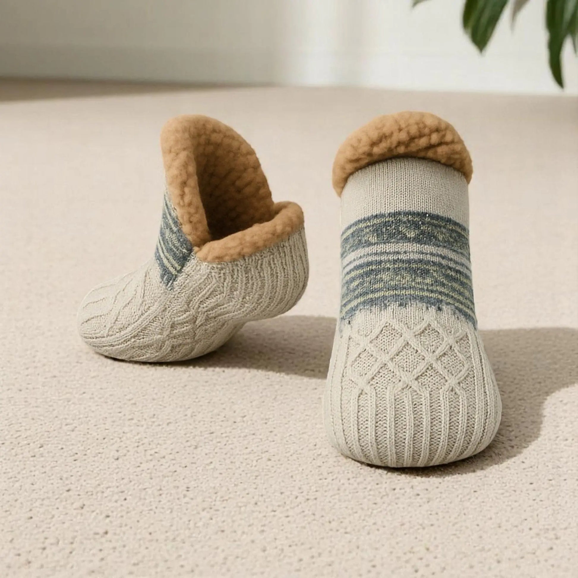 Chaussettes d'intérieur pour homme idéales pour l’hiver, avec motif nordique.