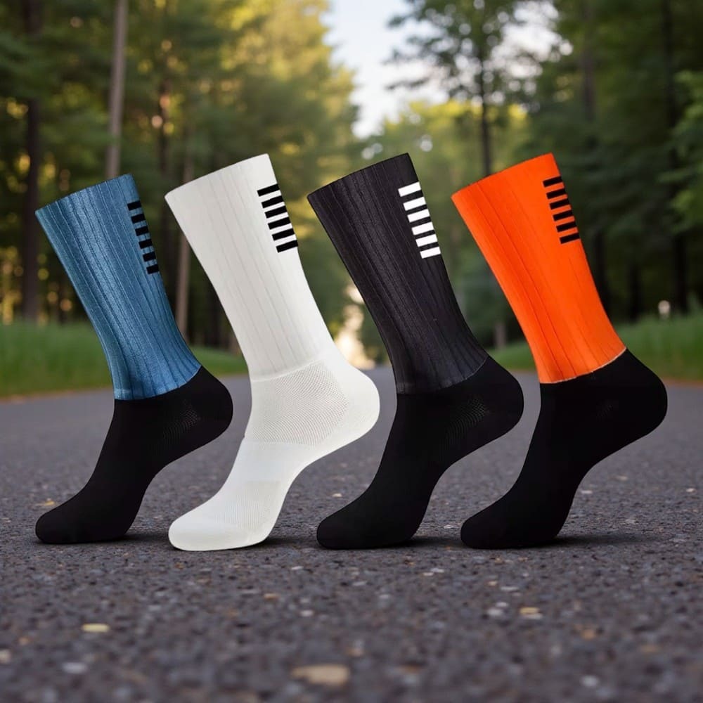 Lot de chaussettes cyclisme Les AéroRide, plusieurs couleurs pour performance et confort.