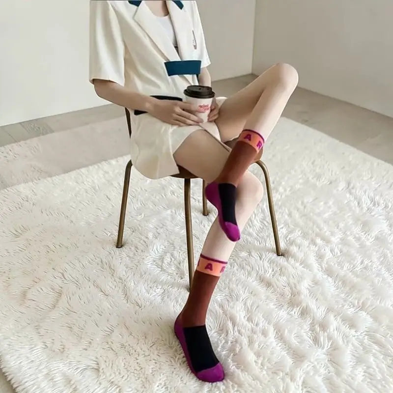 Chaussettes femme portées look tendance Marni tenue élégante.