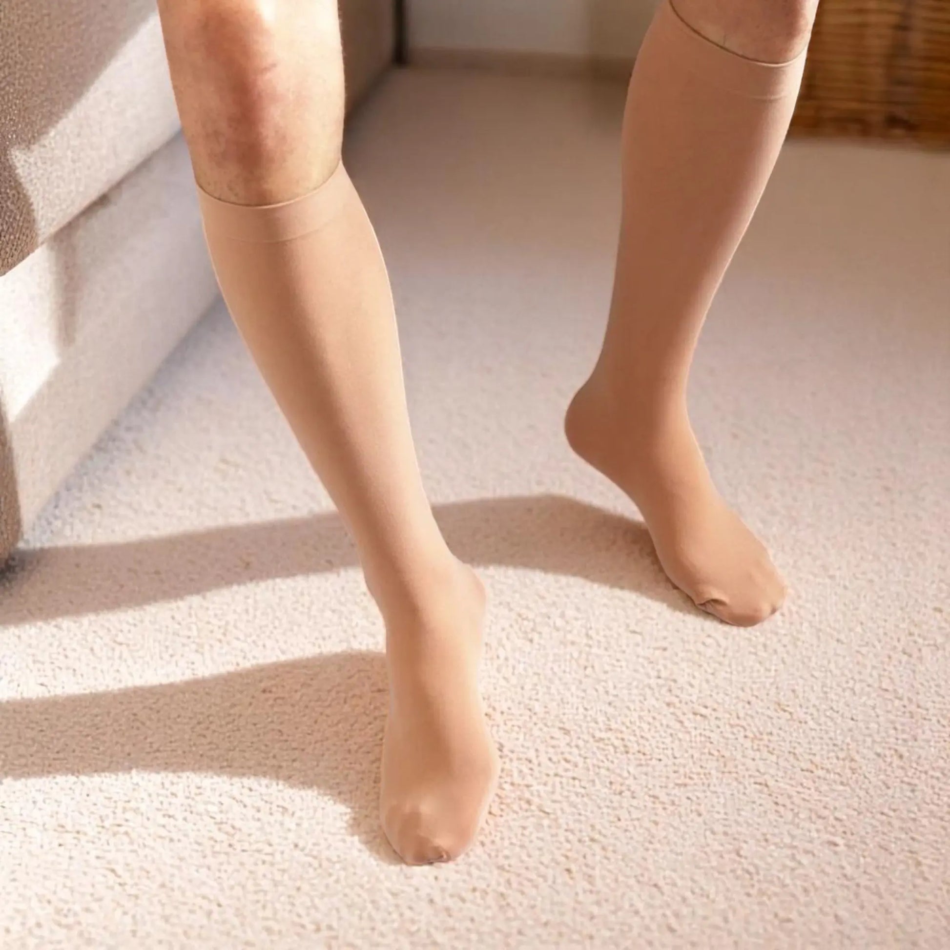 Mi-bas homme sans couture beige pour confort maximal.
