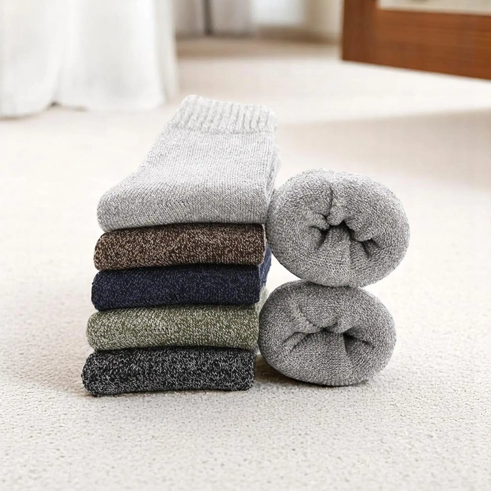 Lot mixte chaussettes en laine homme couleurs naturelles tendance.