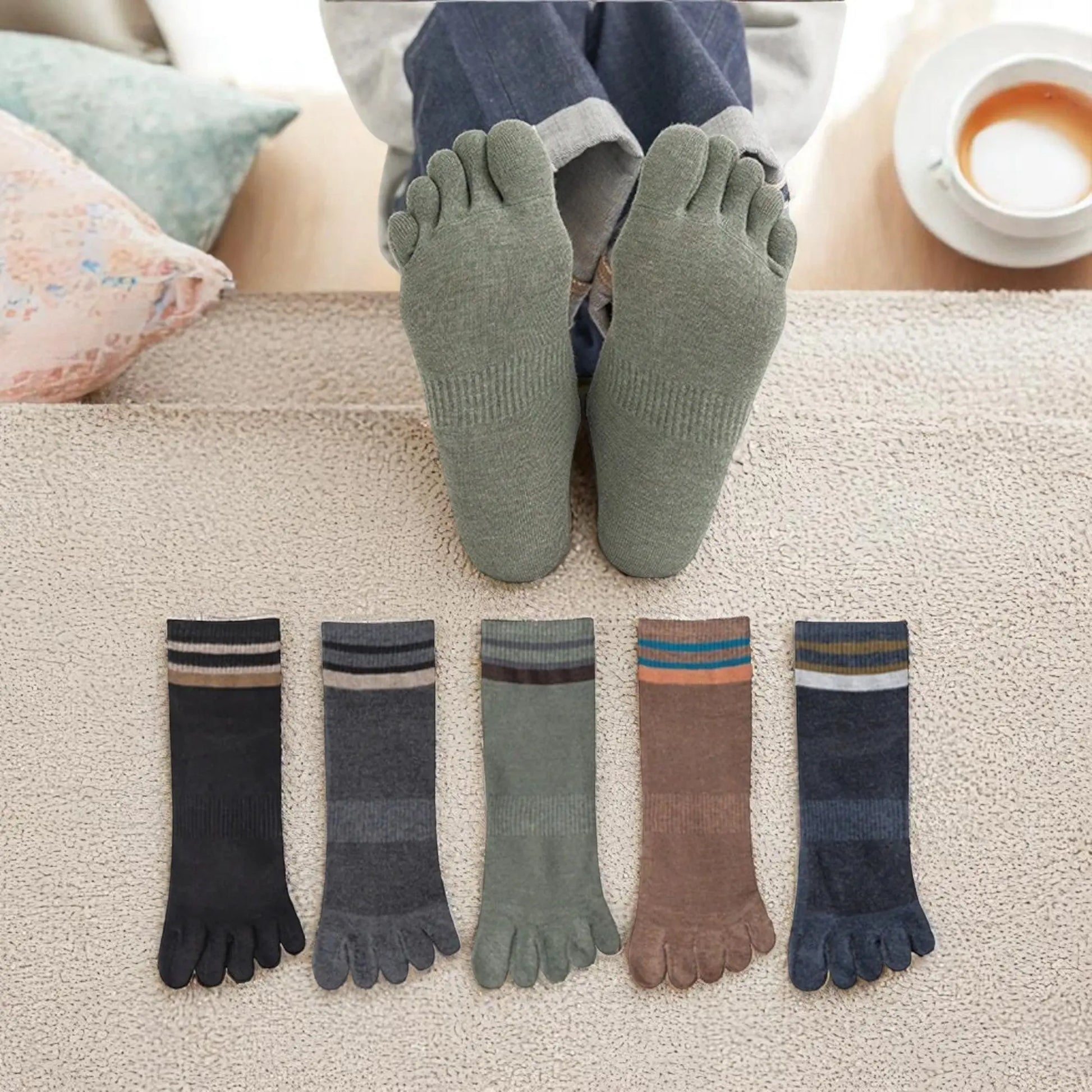 Lot de chaussettes à doigts pour homme, coloris variés avec rayures, idéales pour l’hiver.