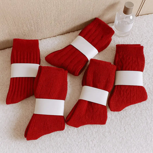 Chaussettes rouges femme pliées en lot, modèle Les Veloutées Flamboyantes.