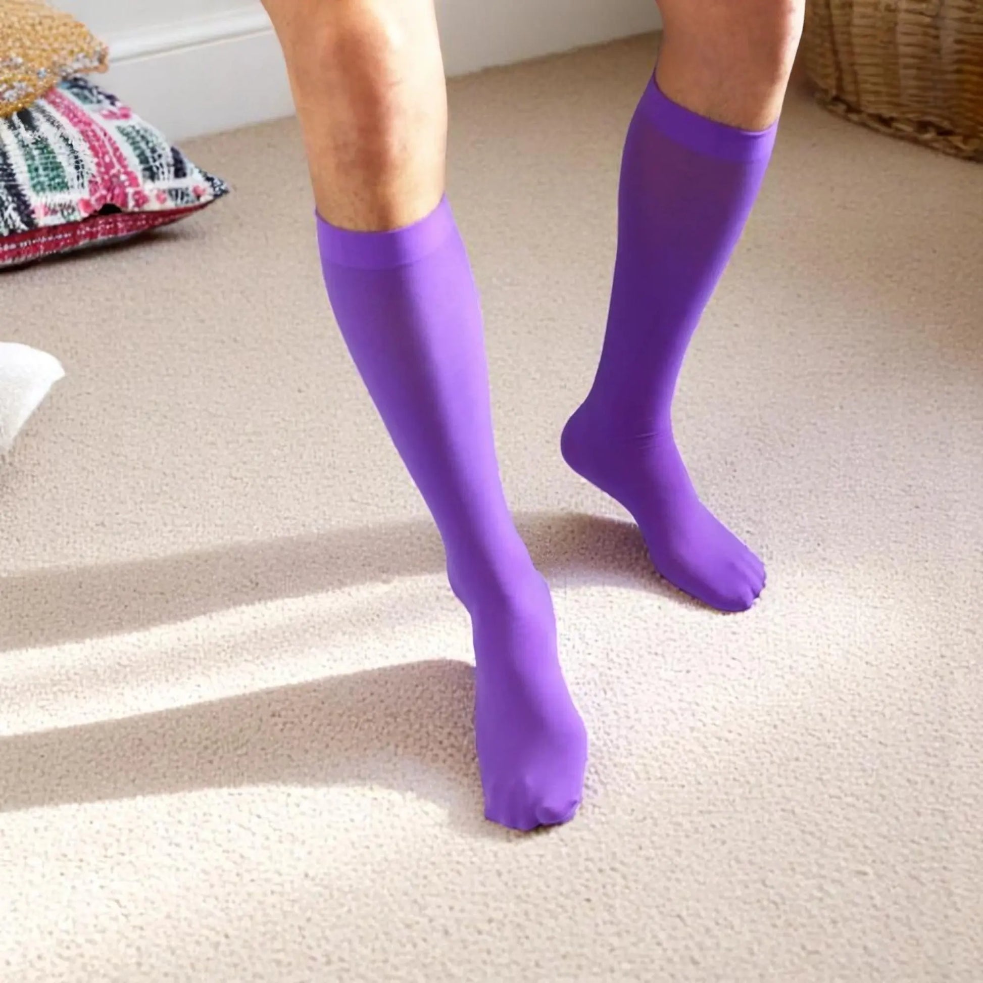 Chaussettes violettes homme sans couture grand confort.