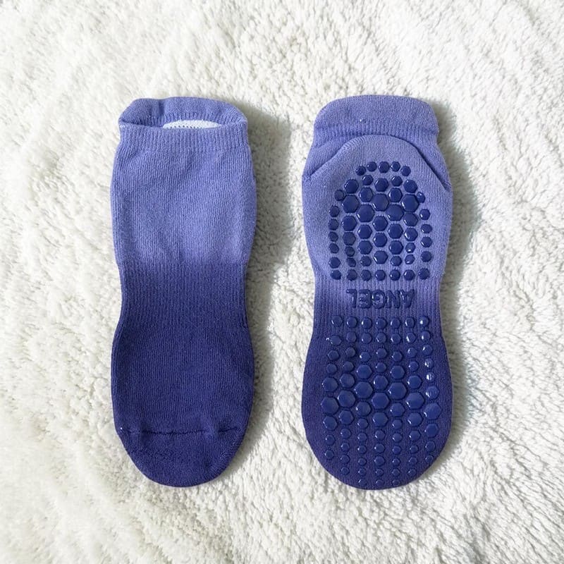 Chaussettes yoga antidérapantes coloris bleu marine – grip intégral.
