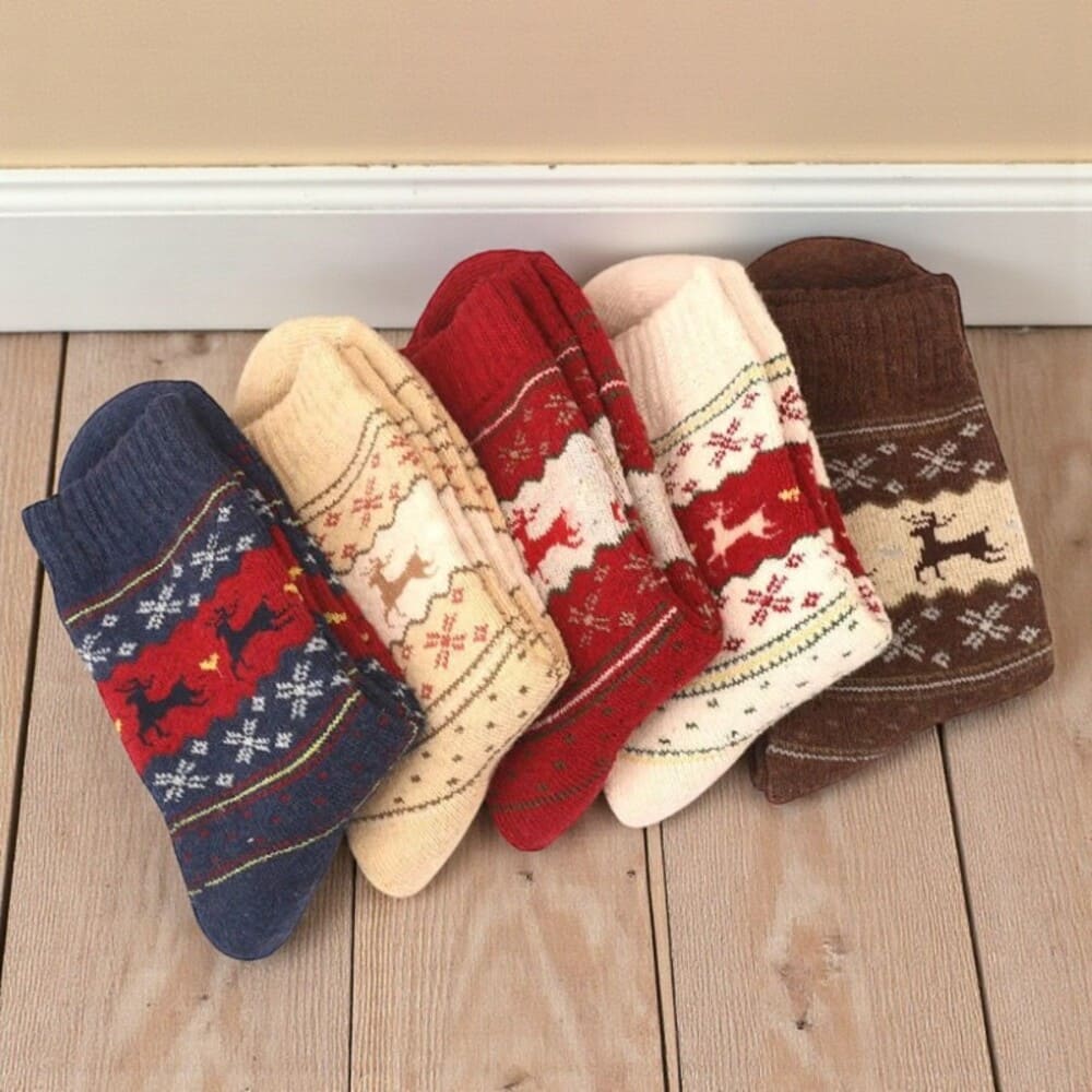Chaussettes chaudes femme en plusieurs coloris, style nordique traditionnel.