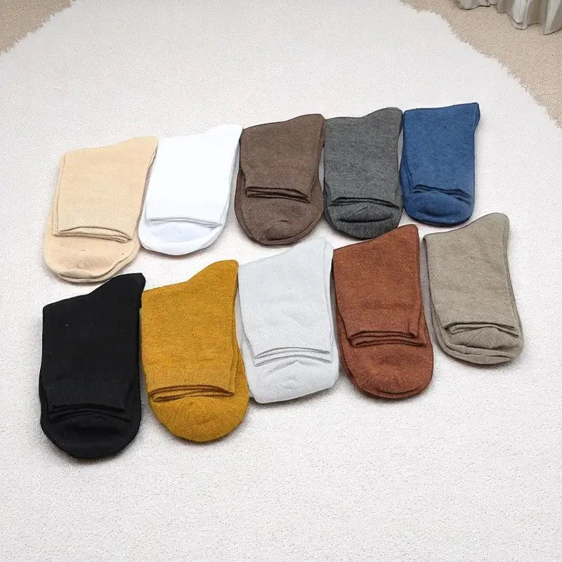Ensemble de 10 paires de chaussettes en bambou pour femme, tons neutres et colorés.