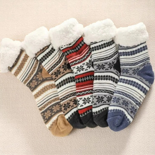 Lot de chaussettes chaudes pour homme avec des motifs nordiques variés et un intérieur en polaire.
